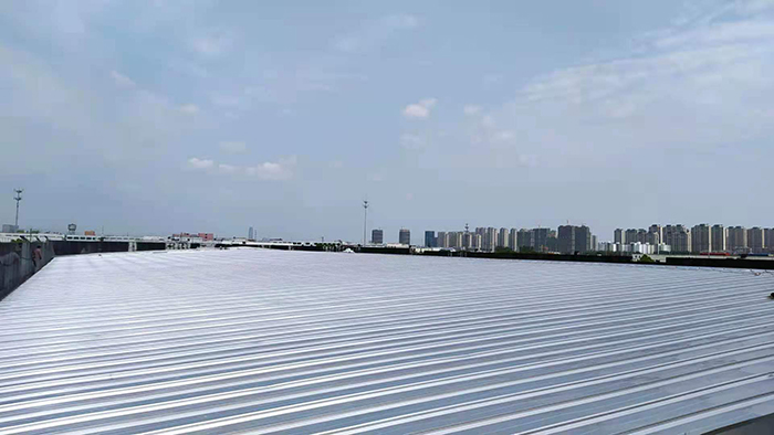 彩鋼屋面翻新除銹防腐：保護(hù)建筑的重要舉措